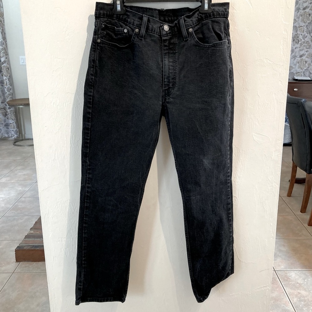 Levi’s black jeans
